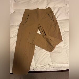 Athleta Tan Women's Trekkie Pant